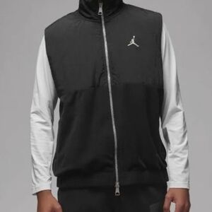 Air Jordan Essentials Winter Vest Mens Size M, brand New with tag.